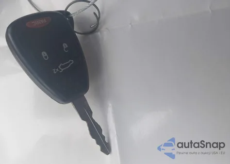 2013 Chrysler 200 Touring из США, поврежденный, VIN 1C3CCBBBXDN558305